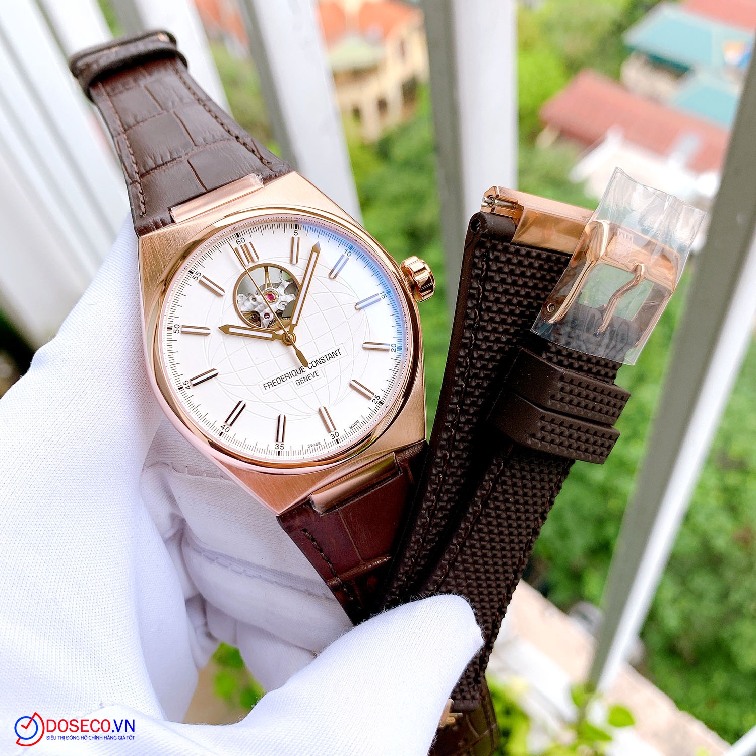 Đồng hồ FREDERIQUE CONSTANT HIGHLIFE HEART BEAT FC-310V4NH4 được đánh giá cao cả về ngoại quan lẫn bộ máy bên trong